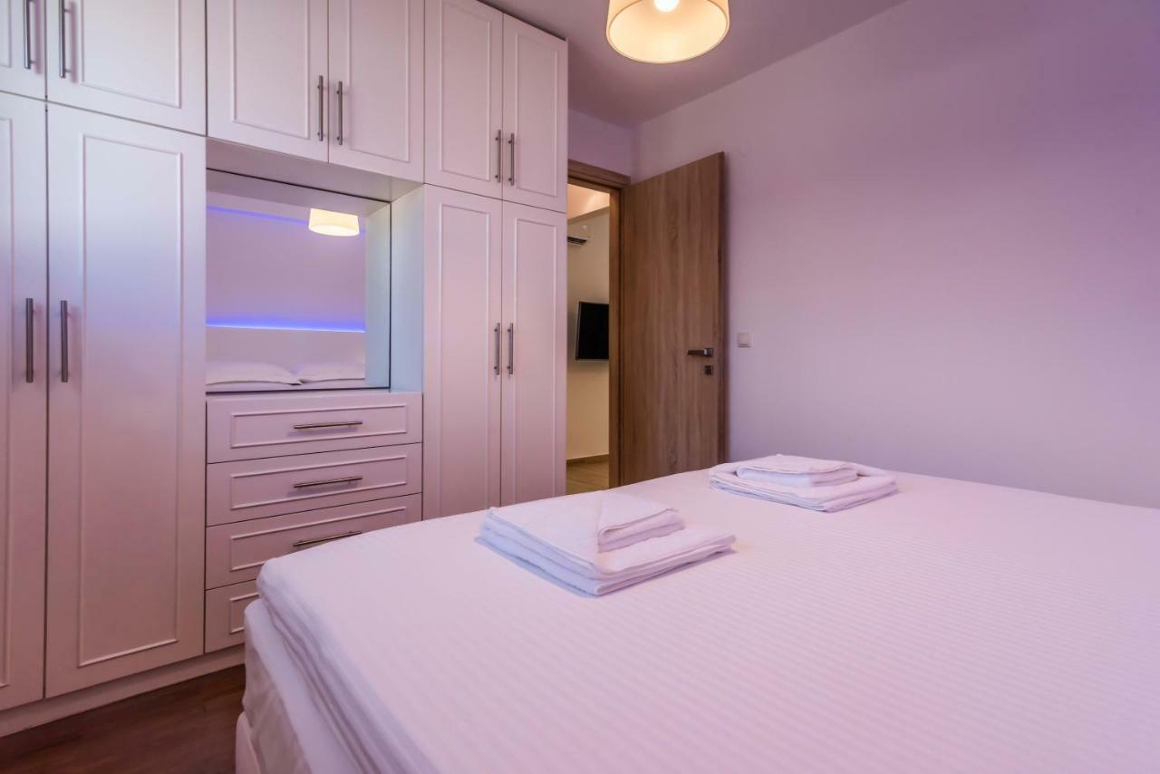 White Rock Milos Suites Adamantas  Bagian luar foto