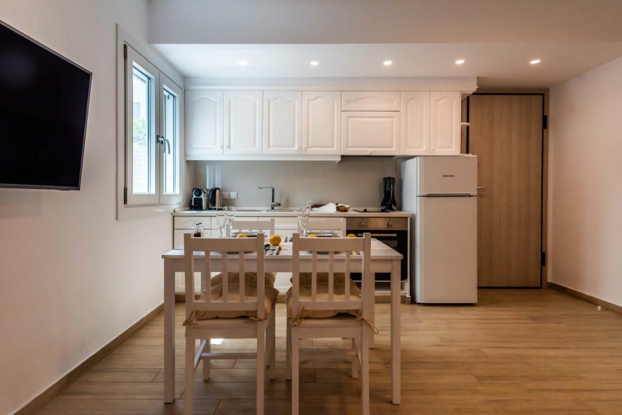 White Rock Milos Suites Adamantas  Bagian luar foto